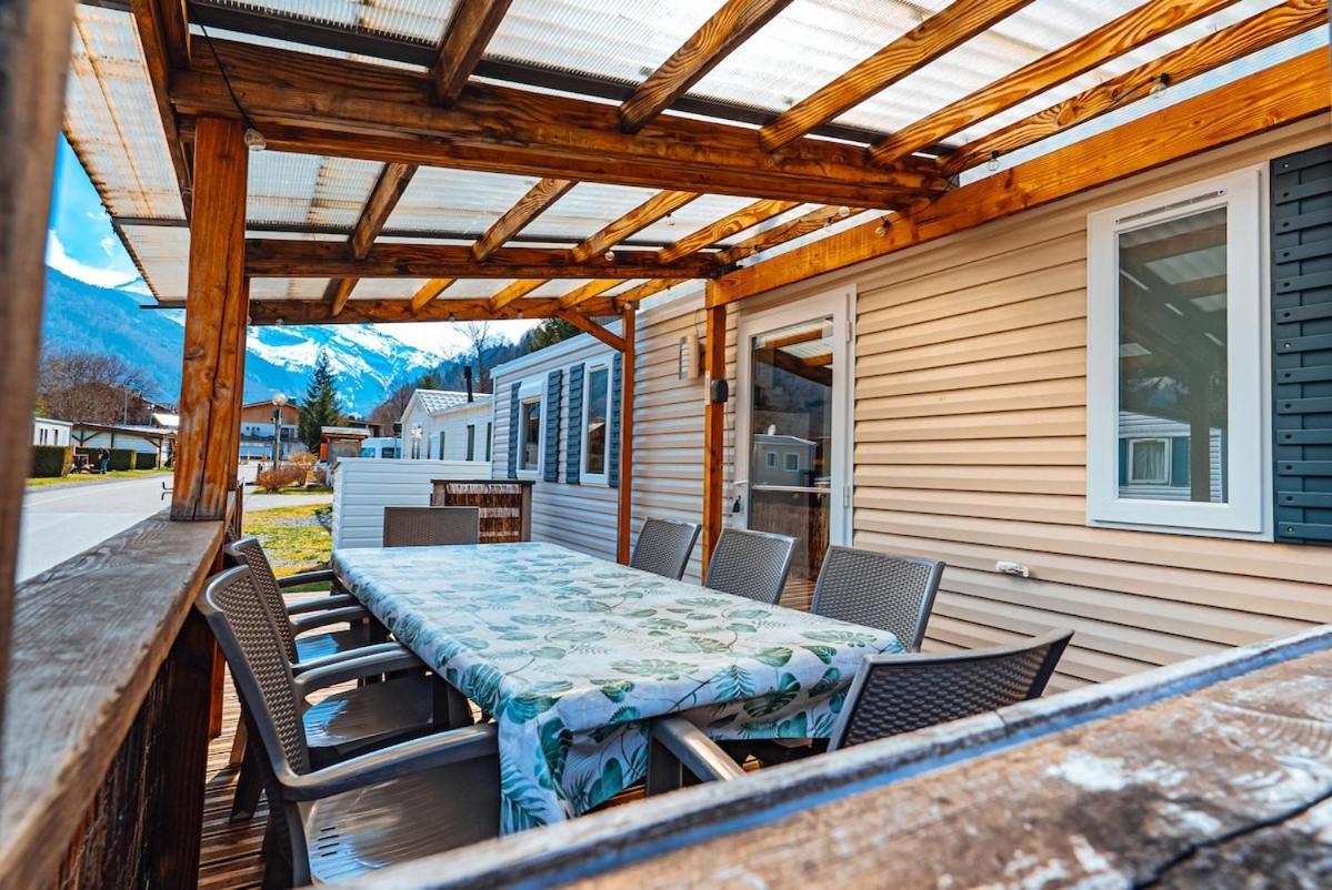 Bungalow 3 Chambres Pour 6 Pers Avec Climatisation Camping 3 Etoiles Samoens Exterior photo