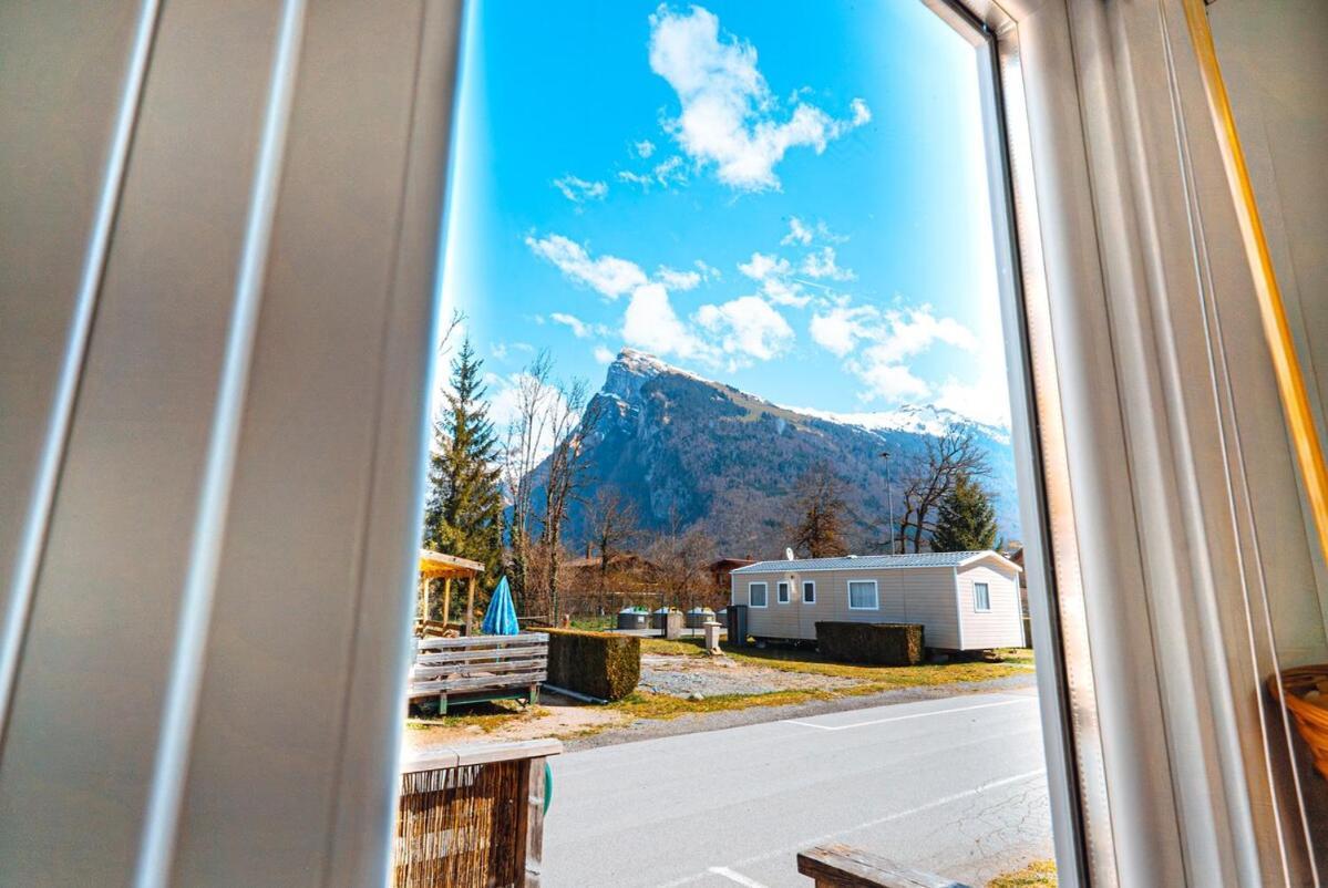 Bungalow 3 Chambres Pour 6 Pers Avec Climatisation Camping 3 Etoiles Samoens Exterior photo