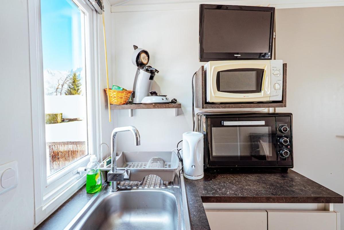 Bungalow 3 Chambres Pour 6 Pers Avec Climatisation Camping 3 Etoiles Samoens Exterior photo