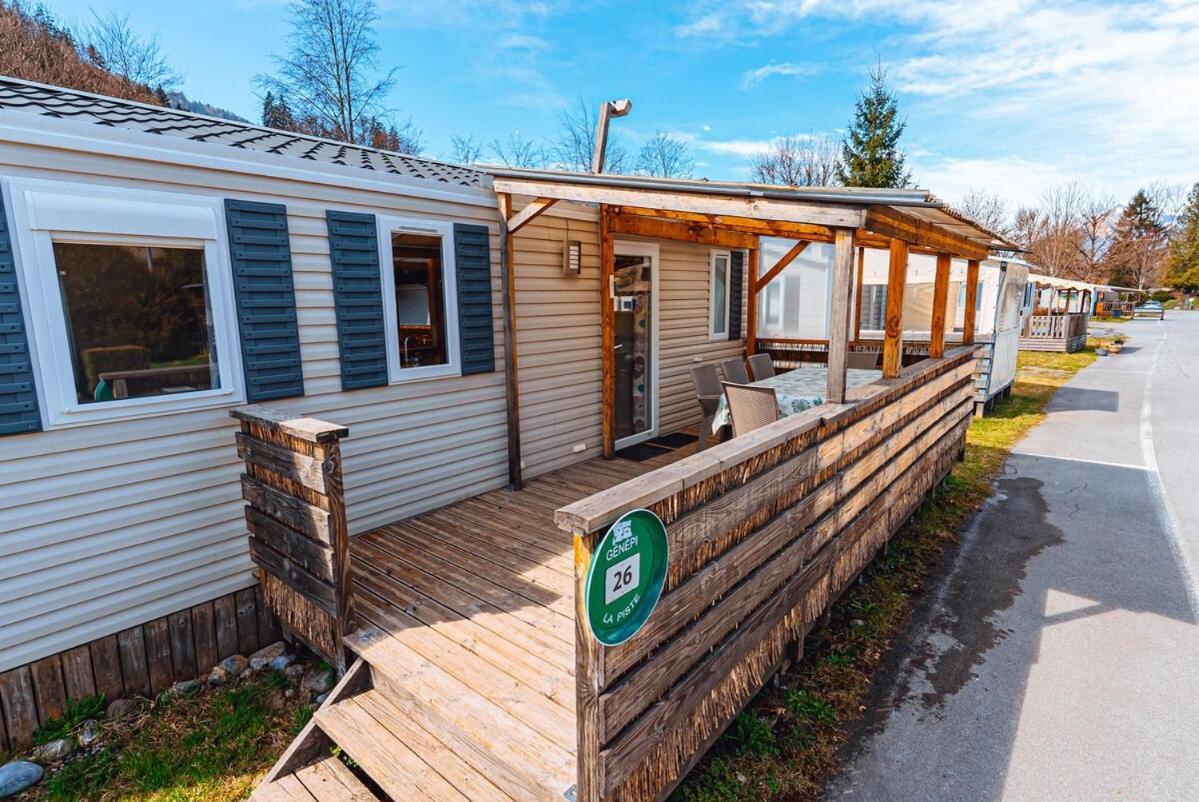 Bungalow 3 Chambres Pour 6 Pers Avec Climatisation Camping 3 Etoiles Samoens Exterior photo
